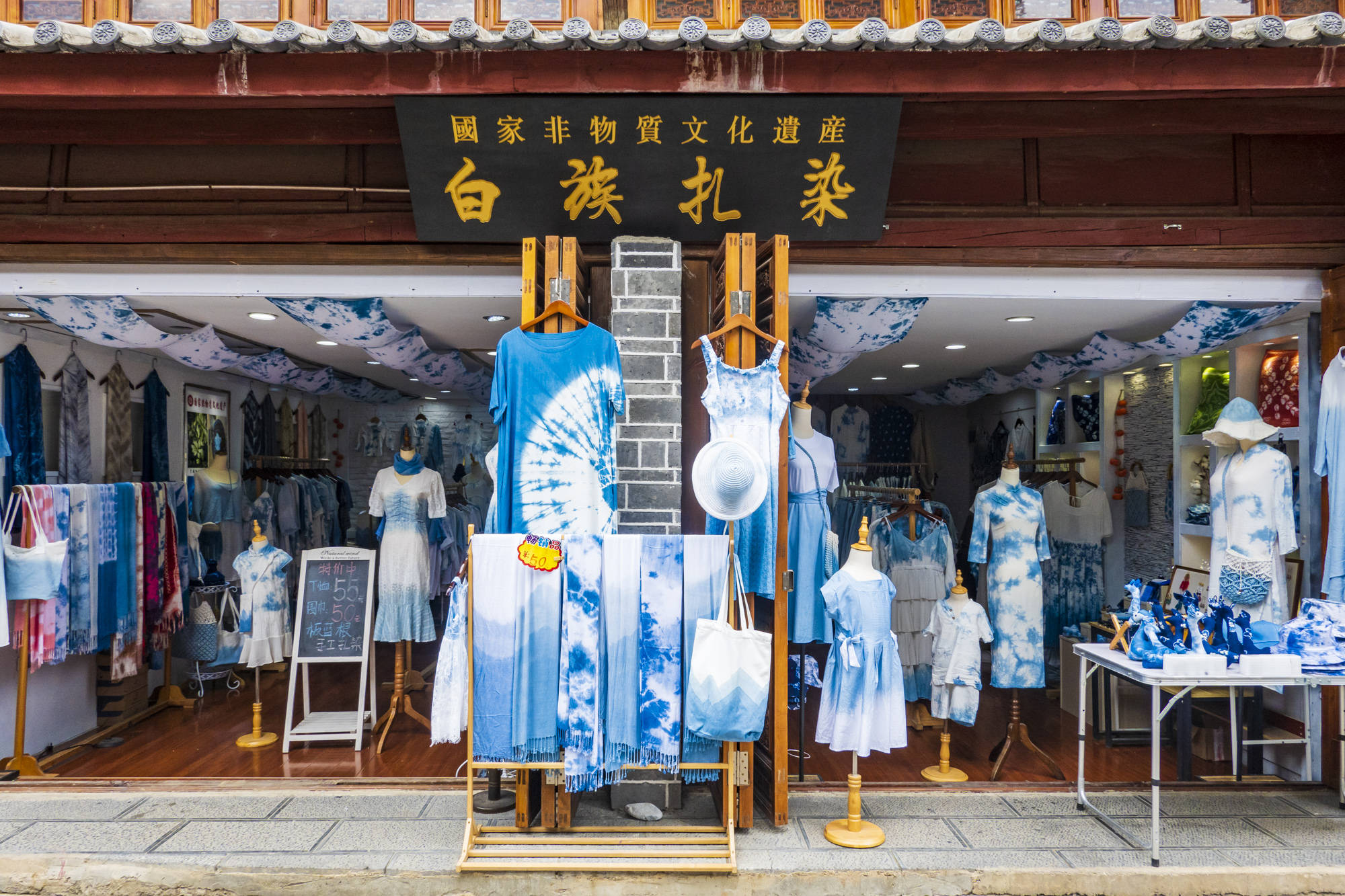 昆明斗南花市：亚洲最大鲜花市场的浪漫指南